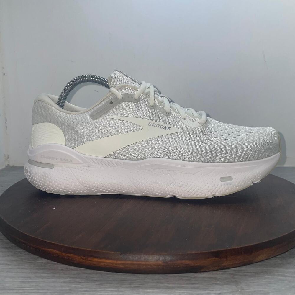 Brooks Women's Ghost Max 1203951D124 Running White Shoes Sneakers Size 11 Wide